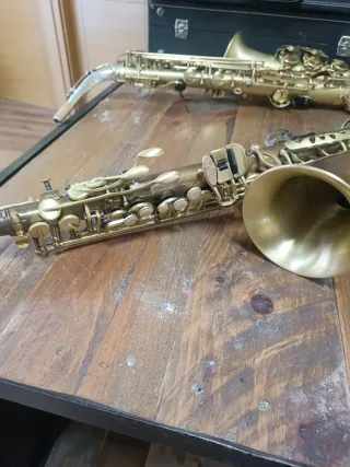 Saxofón Alto Jupiter 767