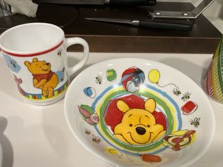 Vajilla y cubiertos infantiles