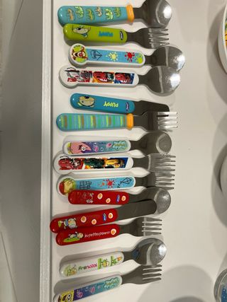 Vajilla y cubiertos infantiles