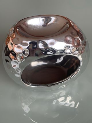 Quemador de esencia plateado martillado