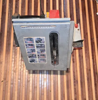 Sierra ingletadora profesional