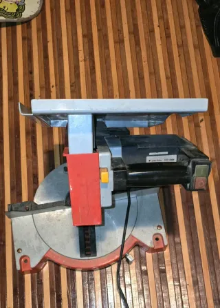 Sierra ingletadora profesional