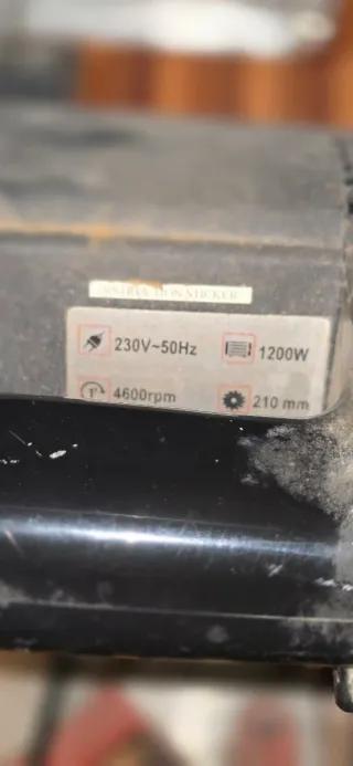 Sierra ingletadora profesional