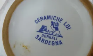 Piattino in ceramica decorato a mano