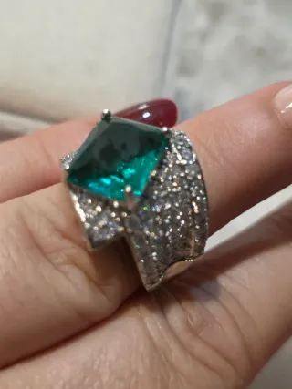Anillo Lujo Pave Verde y Plata