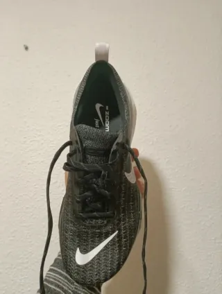 T40,5 Nike ZoomX Invincible Run FK3