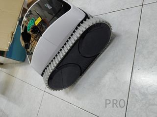 Robot limpiafondos de piscina WYBOT C1