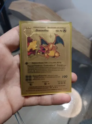 Carta Pokémon Dracaufeu Dorada