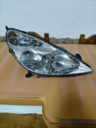 Faro Delantero Derecho Peugeot 607