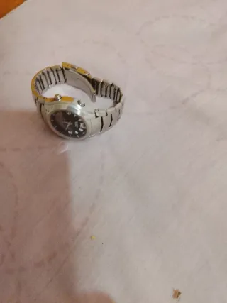 Reloj Casio Unisex Negro y Plateado