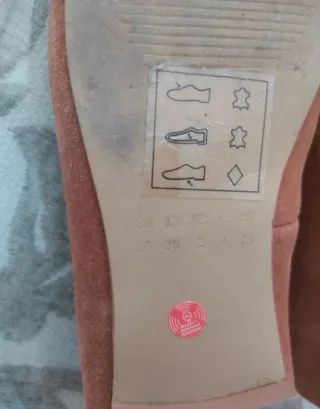 Bailarinas camel tachuelas doradas