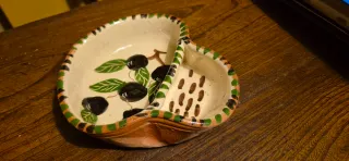Piatto porta olive in ceramica decorato