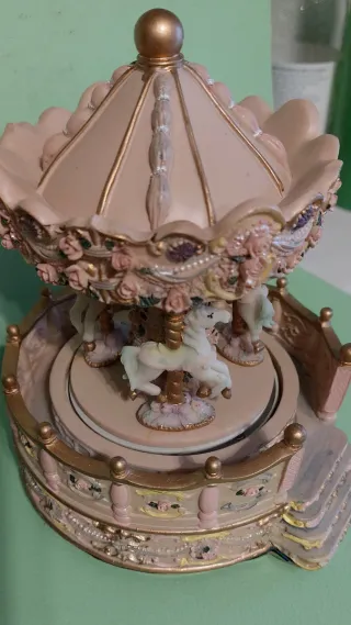 Antica giostra carillon collezione