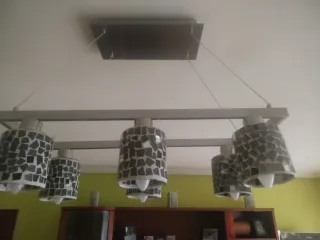 Lámpara de salón con cristales negros