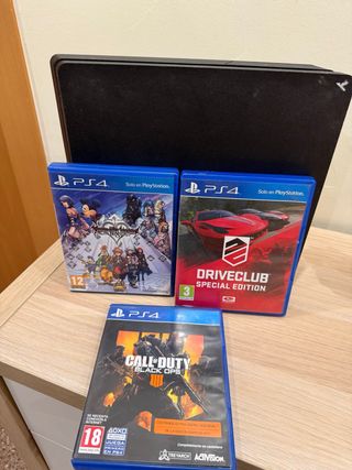 Consola PS4 Slim Negra + 3 Juegos