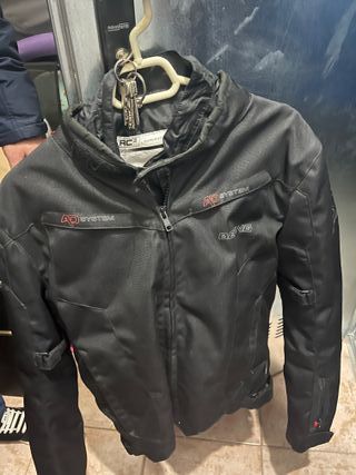 Chaqueta de moto con protecciones