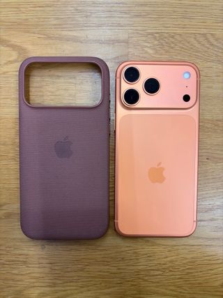 iPhone 17 Pro Max 512GB Naranja con funda original