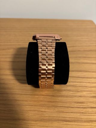 Reloj similar Casio  coral