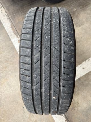 Neumático Bridgestone