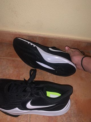 Zapatillas Nike Precision V Negras y Blancas