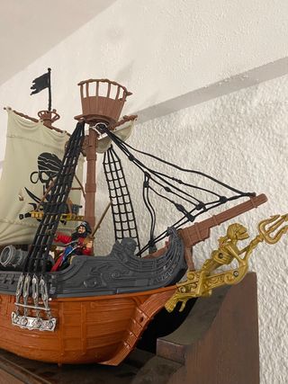 Barco Pirata Juguete con Figura