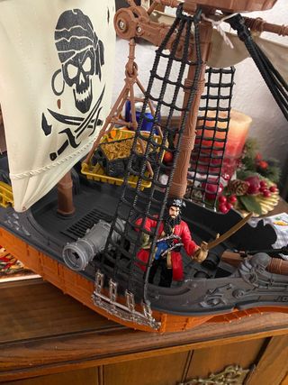 Barco Pirata Juguete con Figura