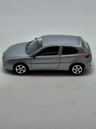 Alfa Romeo 147 3p 1a serie Majorette 1:43. Nuova.