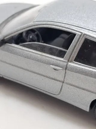 Alfa Romeo 147 3p 1a serie Majorette 1:43. Nuova.