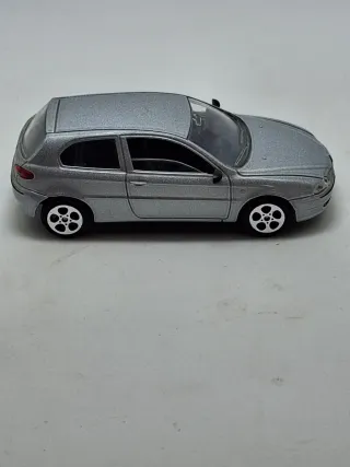Alfa Romeo 147 3p 1a serie Majorette 1:43. Nuova.