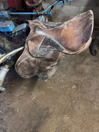 Silla de montar de cuero