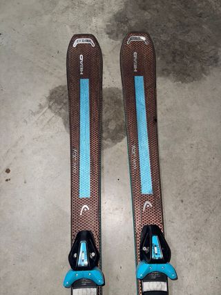 Esquís HEAD con fijaciones con funda y bastones