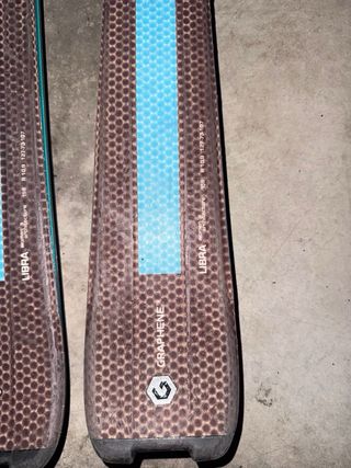 Esquís HEAD con fijaciones con funda y bastones