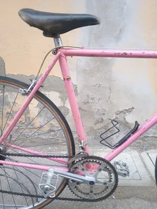 Bici da corsa vintage rosa