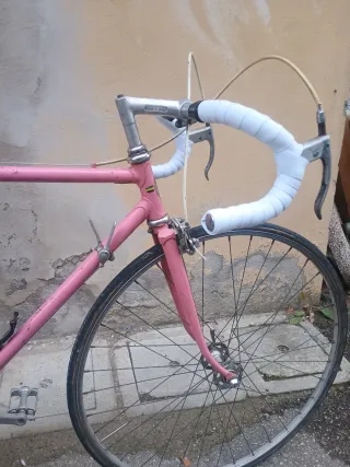 Bici da corsa vintage rosa