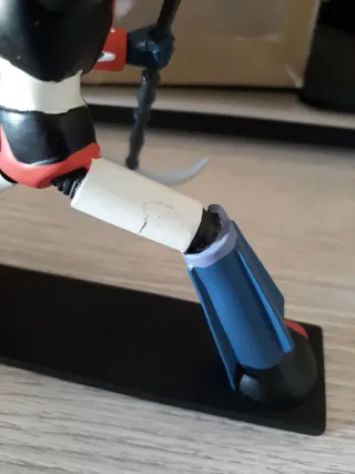 Grendizer Gonagai con alabarda