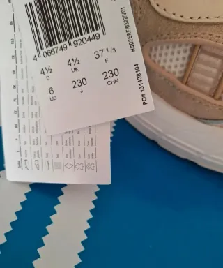 Tenis Adidas Beige Talla 37 1/3 Nuevos