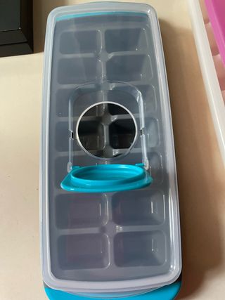 Cubitera azul con tapa