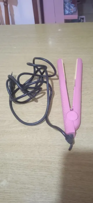 Piastra per capelli rosa