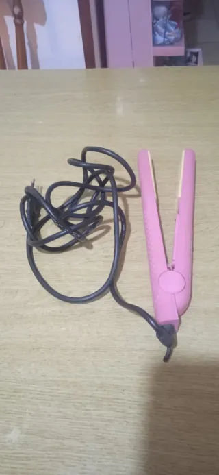 Piastra per capelli rosa