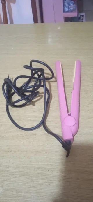 Piastra per capelli rosa