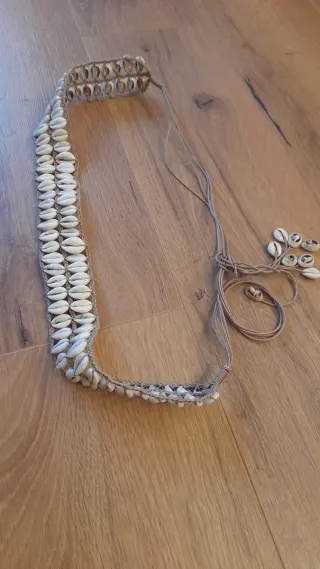 Cinturón hippie conchas beige y blanco