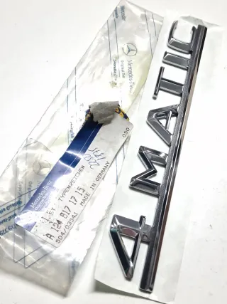 Insignia anagrama MERCEDES W124 4 MATIC