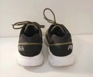 Deportivas Fila Verde Militar y Negro