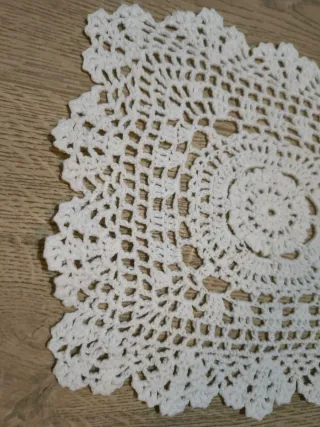 Centrino uncinetto rettangolare fatto a mano