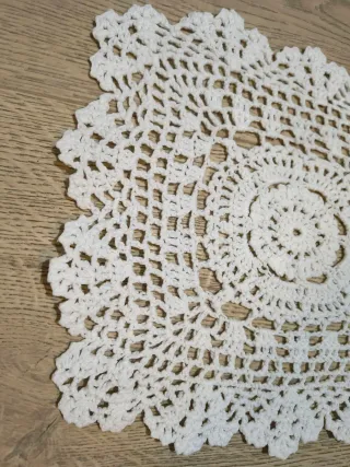 Centrino uncinetto rettangolare fatto a mano