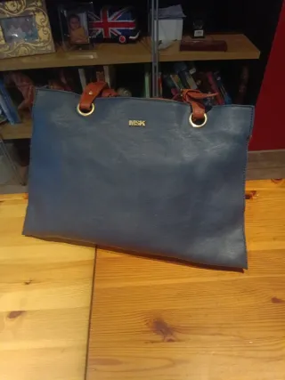 Bolso MSK azul marino con detalles marrones