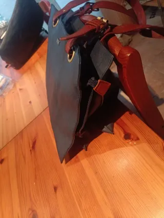 Bolso MSK azul marino con detalles marrones