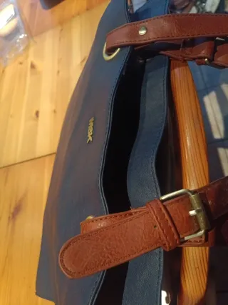Bolso MSK azul marino con detalles marrones