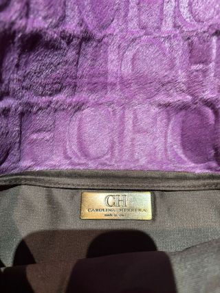 Bolso fiesta Carolina Herrera morado