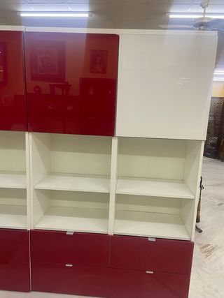 Mueble Estantería Blanco y Rojo